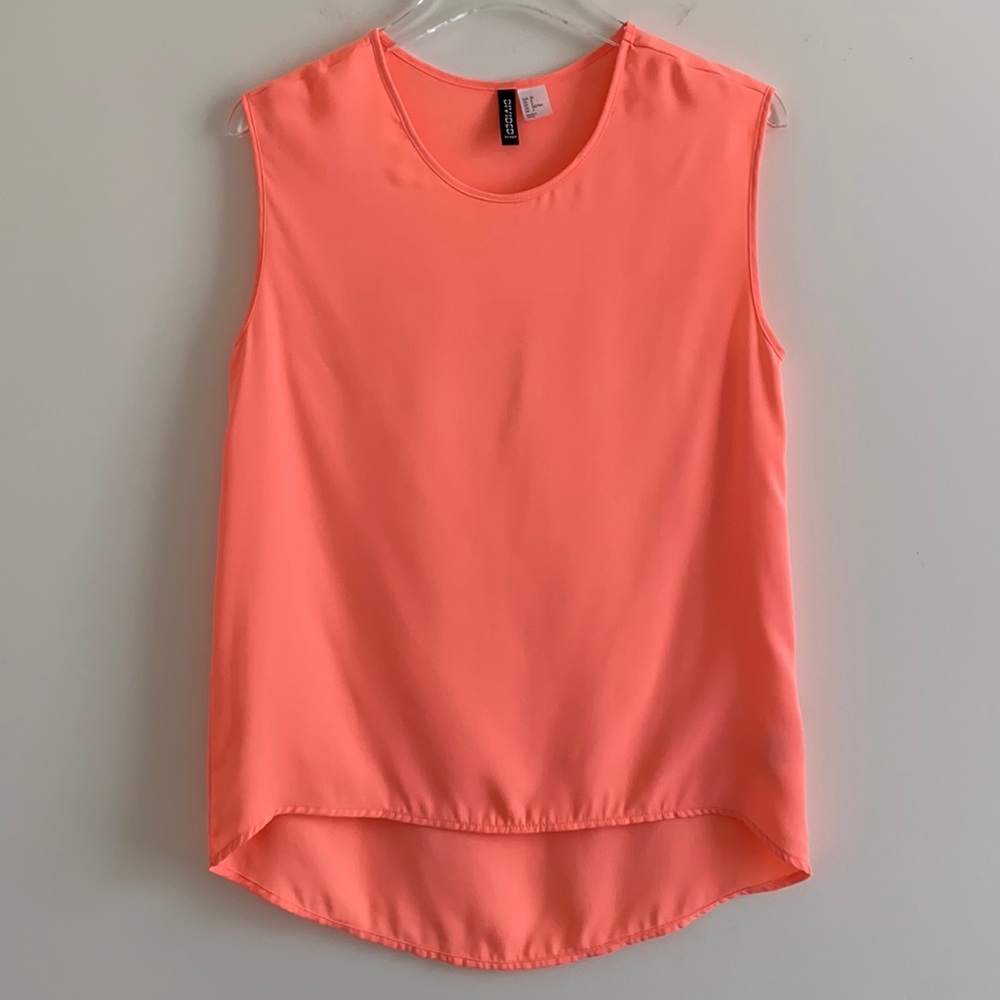 H&M Divided Sleeveless Top